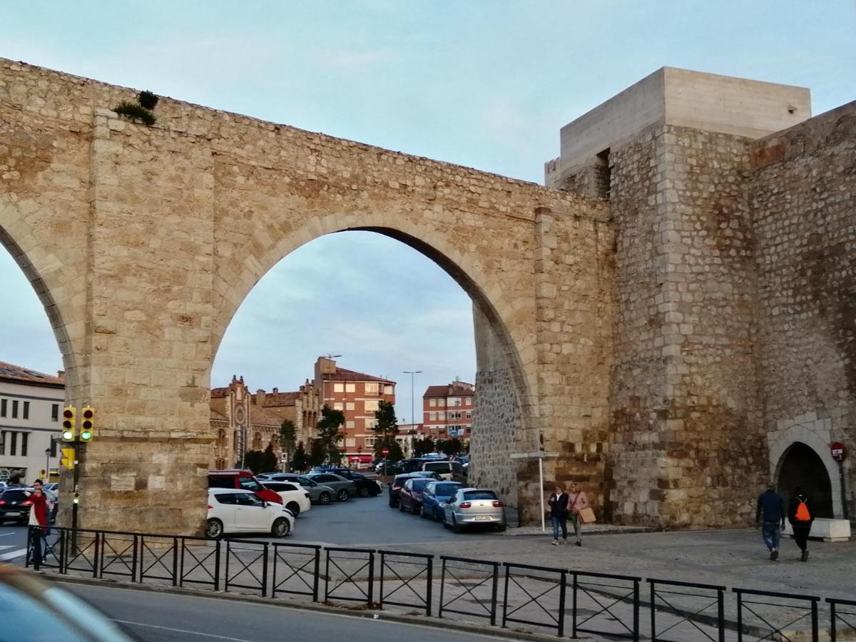 Estudios Los Arcos テルエル エクステリア 写真