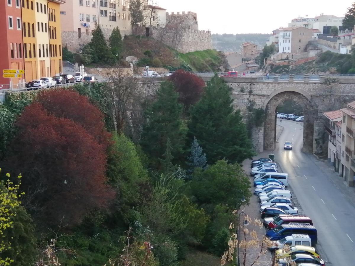 Estudios Los Arcos テルエル エクステリア 写真